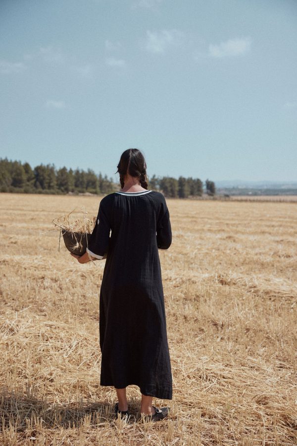 ⁦שמלת סהרה שחור⁩ – תמונה ⁦2⁩
