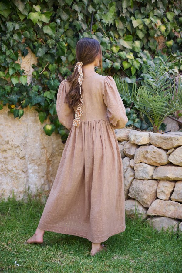 ⁦שמלת כליל בז'⁩ – תמונה ⁦4⁩