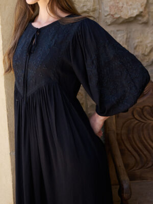 שמלת פרת שחורה